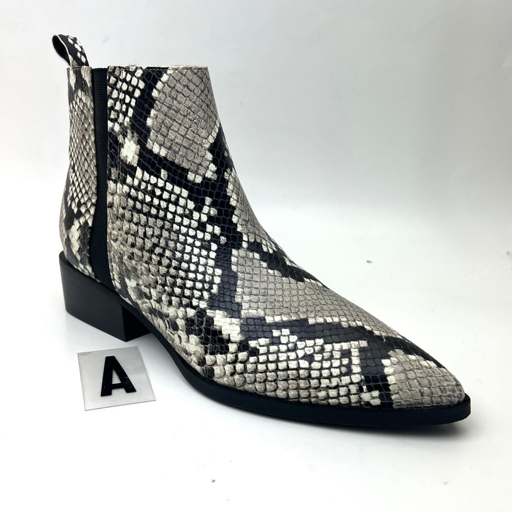 MARC FISHER  Vivica Boot sz 7.5